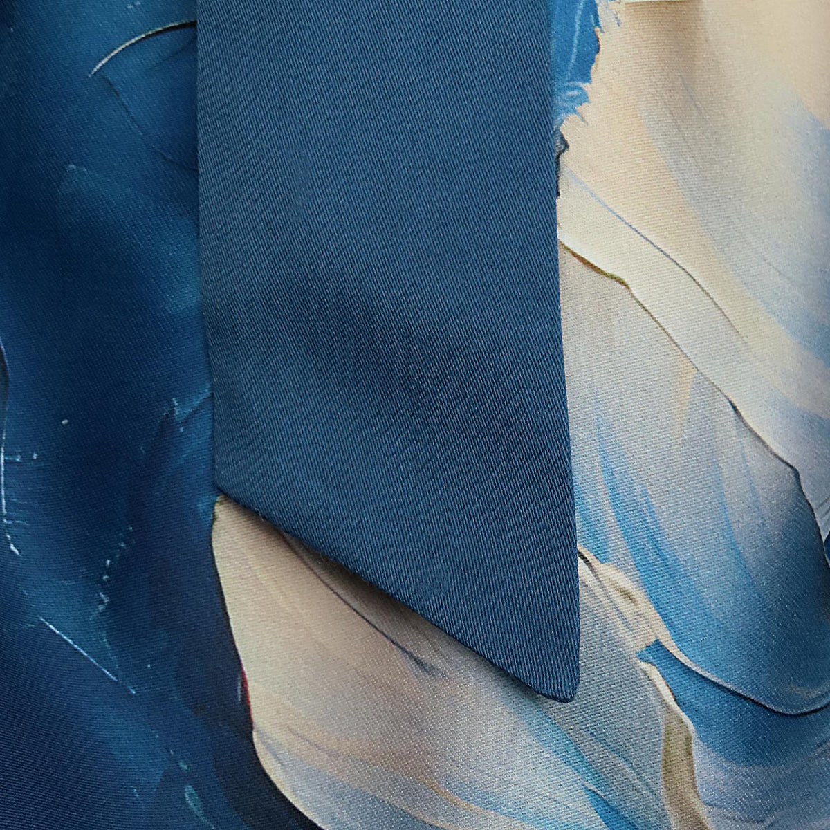Dirndlschürze "Blütentraum in Blau"