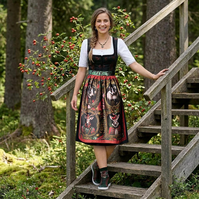 511-Dirndlschuerze-Waldtierparade-Midi Ki-Model Front