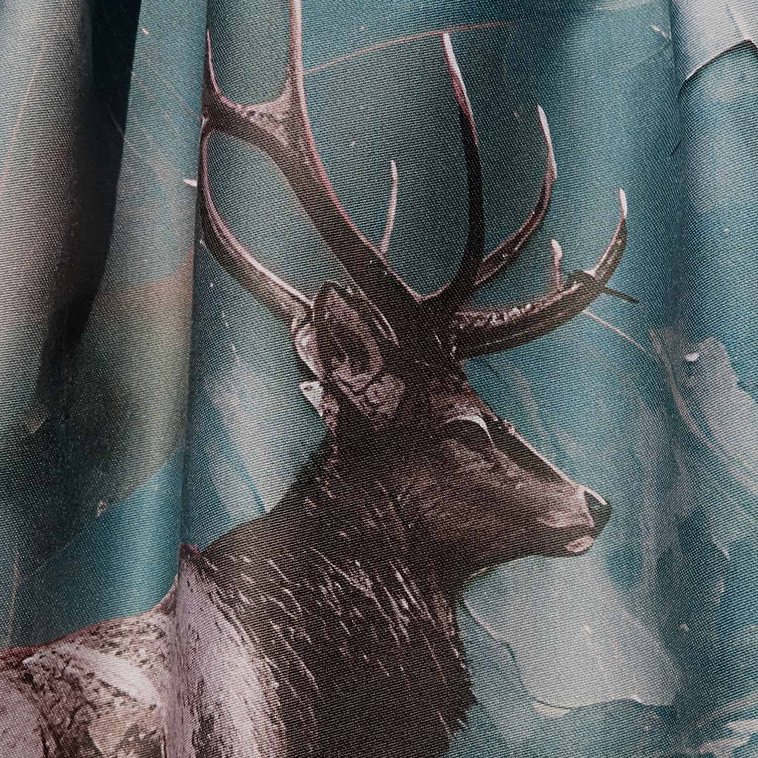 Dirndlschürze "Wächter am Fluss" in Mini von Alexandra Maxa TD-D07540-10 Detailansicht vom Hirsch